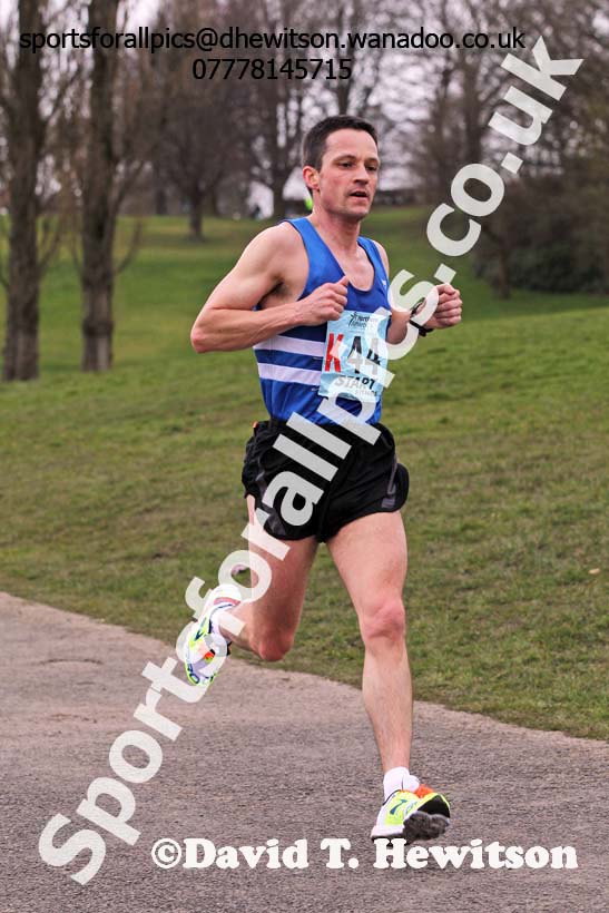 Adrian Whitwam (Morpeth) on the 9th leg of the senior mens 12 stage relay, 2014 Northern 12 and 6 Stage Relays, Heaton Park Manchester. Photo: David T. Hewitson/Sports for All Pics